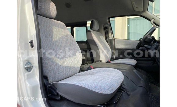 Buy Import Toyota Hiace White Car in Import - Dubai in Central Kenya Buy Import Toyota Hiace White Car in Import - Dubai in Central Kenya