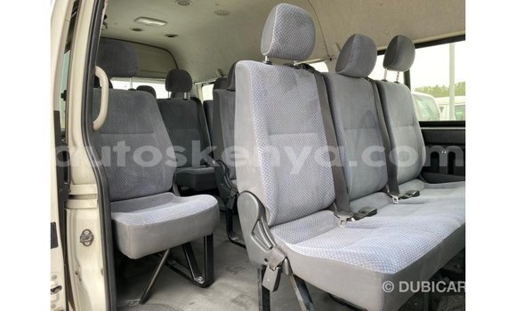 Imported Toyota Hiace White Makiinaa iti Import - Dubai keessatti Central Kenya keessatti Imported Toyota Hiace White Makiinaa iti Import - Dubai keessatti Central Kenya keessatti