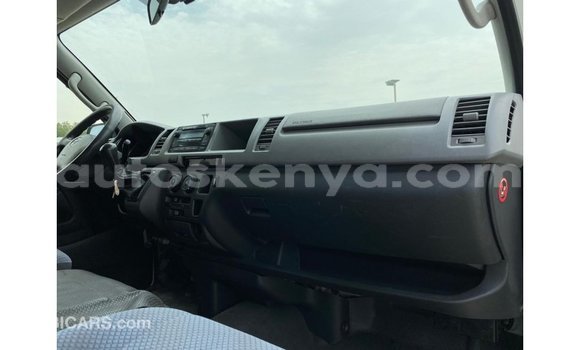 Imported Toyota Hiace White Makiinaa iti Import - Dubai keessatti Central Kenya keessatti Imported Toyota Hiace White Makiinaa iti Import - Dubai keessatti Central Kenya keessatti