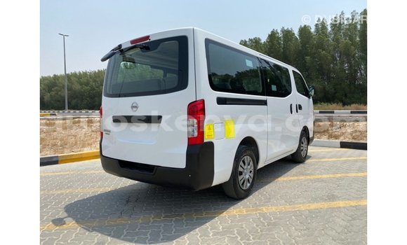 Nunua Imported Nissan Urvan Nyeupe Gari ndani ya Import - Dubai nchini Kati Kenya Nunua Imported Nissan Urvan Nyeupe Gari ndani ya Import - Dubai nchini Kati Kenya