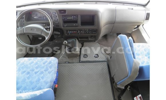 Imported Mitsubishi Carisma White Makiinaa iti Import - Dubai keessatti Central Kenya keessatti Imported Mitsubishi Carisma White Makiinaa iti Import - Dubai keessatti Central Kenya keessatti