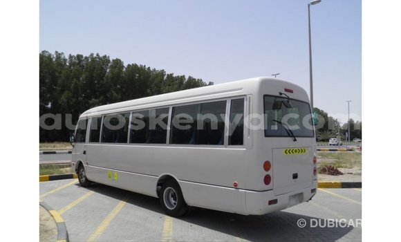 Imported Mitsubishi Carisma White Makiinaa iti Import - Dubai keessatti Central Kenya keessatti Imported Mitsubishi Carisma White Makiinaa iti Import - Dubai keessatti Central Kenya keessatti