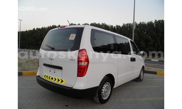 Buy Import Hyundai Chorus White Truck in Import - Dubai in Central Kenya Buy Import Hyundai Chorus White Truck in Import - Dubai in Central Kenya