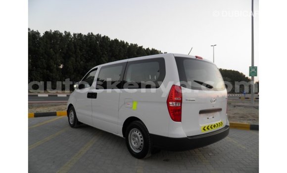 Buy Import Hyundai Chorus White Truck in Import - Dubai in Central Kenya Buy Import Hyundai Chorus White Truck in Import - Dubai in Central Kenya