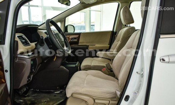 Nunua Imported Honda C Nyeupe Bike ndani ya Import - Dubai nchini Kati Kenya Nunua Imported Honda C Nyeupe Bike ndani ya Import - Dubai nchini Kati Kenya