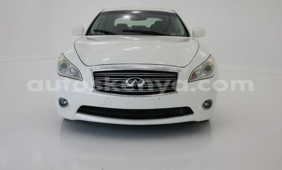 Imported Infiniti M White Makiinaa iti Import - Dubai keessatti Central Kenya keessatti