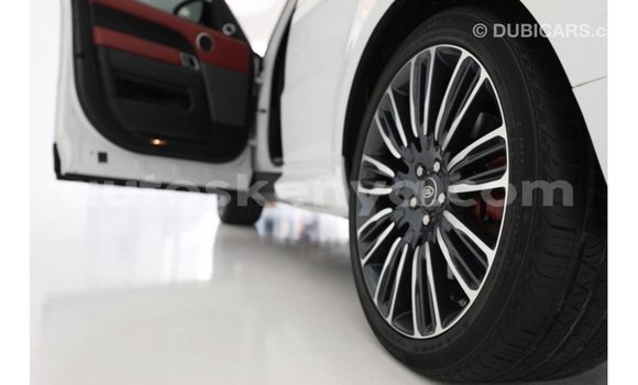 Imported Land Rover Range Rover White Makiinaa iti Import - Dubai keessatti Central Kenya keessatti Imported Land Rover Range Rover White Makiinaa iti Import - Dubai keessatti Central Kenya keessatti