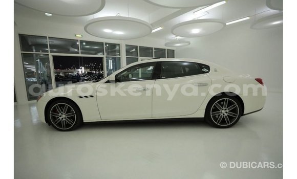Imported Maserati Quattroporte White Makiinaa iti Import - Dubai keessatti Central Kenya keessatti Imported Maserati Quattroporte White Makiinaa iti Import - Dubai keessatti Central Kenya keessatti