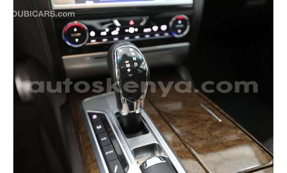 Imported Maserati Quattroporte White Makiinaa iti Import - Dubai keessatti Central Kenya keessatti Imported Maserati Quattroporte White Makiinaa iti Import - Dubai keessatti Central Kenya keessatti