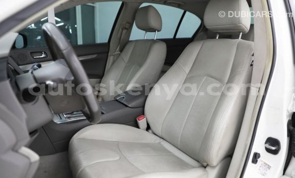 Imported Infiniti Q White Makiinaa iti Import - Dubai keessatti Central Kenya keessatti Imported Infiniti Q White Makiinaa iti Import - Dubai keessatti Central Kenya keessatti