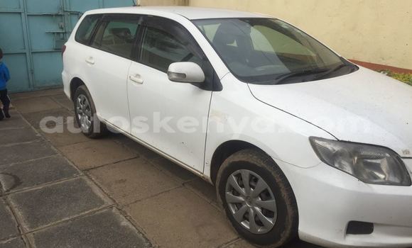 Oofamaa Toyota Fielder White Makiinaa iti Nairobi keessatti Nairobi keessatti Oofamaa Toyota Fielder White Makiinaa iti Nairobi keessatti Nairobi keessatti