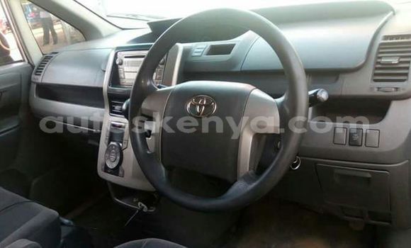 Oofamaa Toyota Noah Silver Makiinaa iti Nairobi keessatti Nairobi keessatti Oofamaa Toyota Noah Silver Makiinaa iti Nairobi keessatti Nairobi keessatti