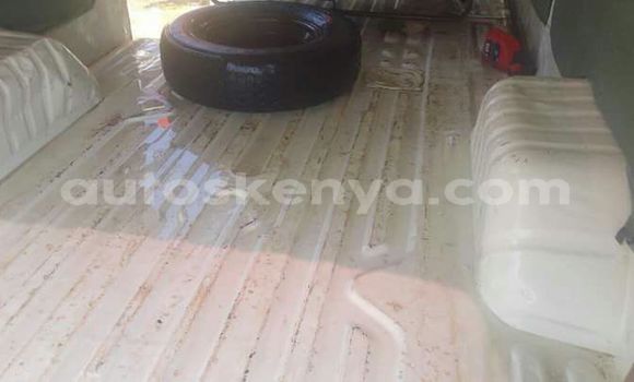 Oofamaa Nissan QD White Makiinaa iti Nairobi keessatti Nairobi keessatti Oofamaa Nissan QD White Makiinaa iti Nairobi keessatti Nairobi keessatti