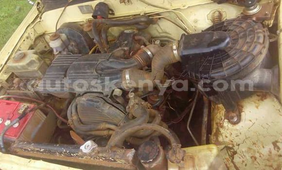 Oofamaa Toyota Hilux White Makiinaa iti Nairobi keessatti Nairobi keessatti Oofamaa Toyota Hilux White Makiinaa iti Nairobi keessatti Nairobi keessatti