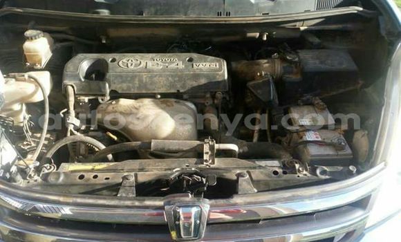 Oofamaa Toyota ISIS Blue Makiinaa iti Nairobi keessatti Nairobi keessatti Oofamaa Toyota ISIS Blue Makiinaa iti Nairobi keessatti Nairobi keessatti