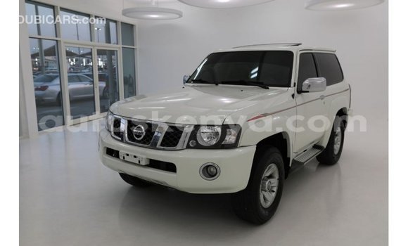 Imported Nissan Patrol White Makiinaa iti Import - Dubai keessatti Central Kenya keessatti Imported Nissan Patrol White Makiinaa iti Import - Dubai keessatti Central Kenya keessatti