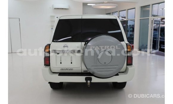 Imported Nissan Patrol White Makiinaa iti Import - Dubai keessatti Central Kenya keessatti Imported Nissan Patrol White Makiinaa iti Import - Dubai keessatti Central Kenya keessatti