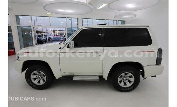 Imported Nissan Patrol White Makiinaa iti Import - Dubai keessatti Central Kenya keessatti Imported Nissan Patrol White Makiinaa iti Import - Dubai keessatti Central Kenya keessatti