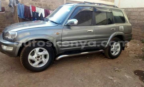 Oofamaa Toyota RAV4 Silver Makiinaa iti Nairobi keessatti Nairobi keessatti Oofamaa Toyota RAV4 Silver Makiinaa iti Nairobi keessatti Nairobi keessatti