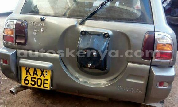 Oofamaa Toyota RAV4 Silver Makiinaa iti Nairobi keessatti Nairobi keessatti Oofamaa Toyota RAV4 Silver Makiinaa iti Nairobi keessatti Nairobi keessatti