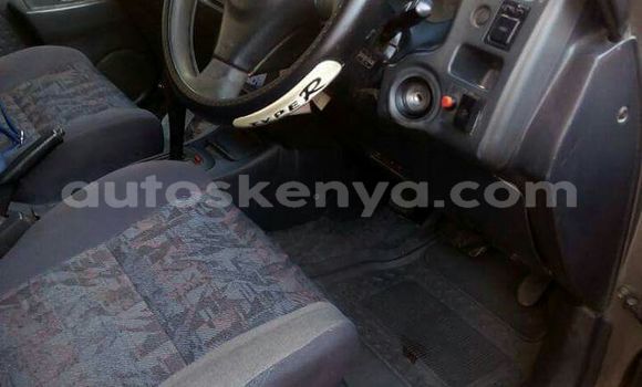 Oofamaa Toyota RAV4 Silver Makiinaa iti Nairobi keessatti Nairobi keessatti Oofamaa Toyota RAV4 Silver Makiinaa iti Nairobi keessatti Nairobi keessatti