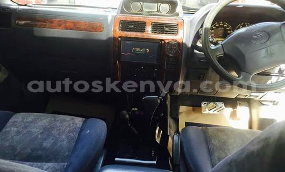 Oofamaa Toyota Land Cruiser Prado White Makiinaa iti Nairobi keessatti Nairobi keessatti Oofamaa Toyota Land Cruiser Prado White Makiinaa iti Nairobi keessatti Nairobi keessatti