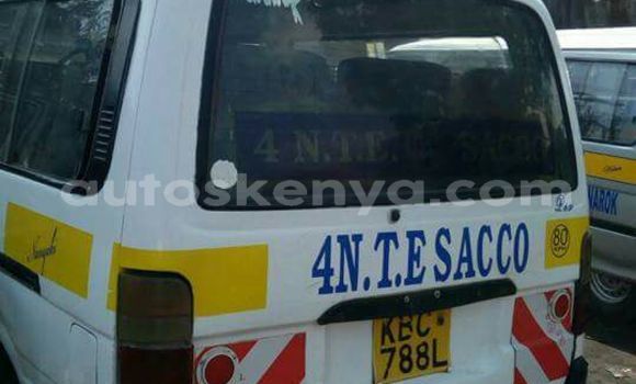 Oofamaa Toyota Shark White Makiinaa iti Nairobi keessatti Nairobi keessatti Oofamaa Toyota Shark White Makiinaa iti Nairobi keessatti Nairobi keessatti