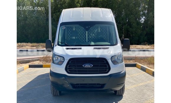 Imported Ford Club Wagon White Makiinaa iti Import - Dubai keessatti Central Kenya keessatti Imported Ford Club Wagon White Makiinaa iti Import - Dubai keessatti Central Kenya keessatti