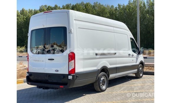 Imported Ford Club Wagon White Makiinaa iti Import - Dubai keessatti Central Kenya keessatti Imported Ford Club Wagon White Makiinaa iti Import - Dubai keessatti Central Kenya keessatti