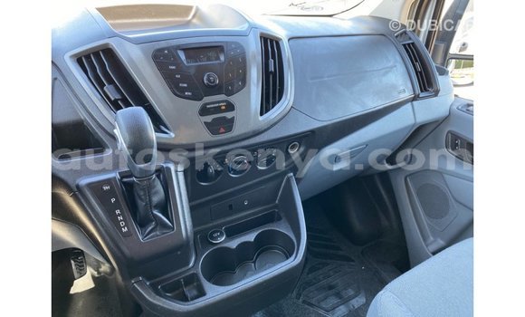 Imported Ford Club Wagon White Makiinaa iti Import - Dubai keessatti Central Kenya keessatti Imported Ford Club Wagon White Makiinaa iti Import - Dubai keessatti Central Kenya keessatti