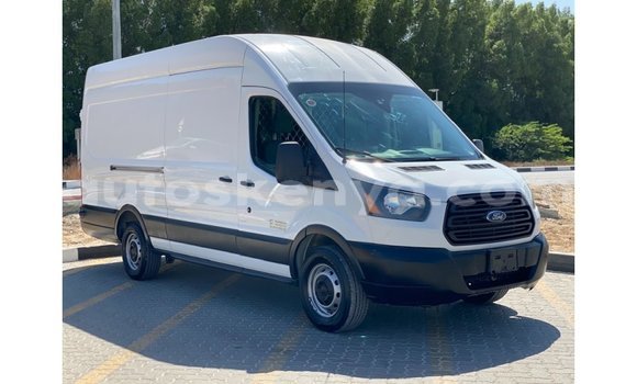 Imported Ford Club Wagon White Makiinaa iti Import - Dubai keessatti Central Kenya keessatti Imported Ford Club Wagon White Makiinaa iti Import - Dubai keessatti Central Kenya keessatti