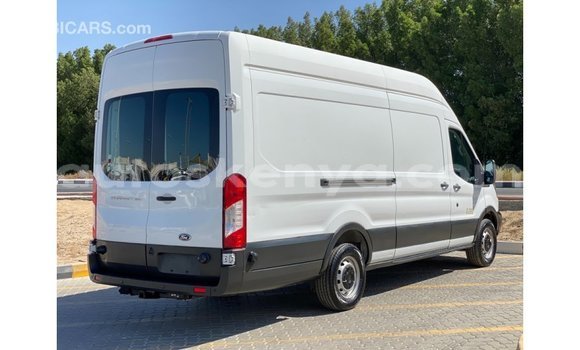 Imported Ford Club Wagon White Makiinaa iti Import - Dubai keessatti Central Kenya keessatti Imported Ford Club Wagon White Makiinaa iti Import - Dubai keessatti Central Kenya keessatti