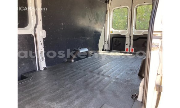 Imported Ford Club Wagon White Makiinaa iti Import - Dubai keessatti Central Kenya keessatti Imported Ford Club Wagon White Makiinaa iti Import - Dubai keessatti Central Kenya keessatti