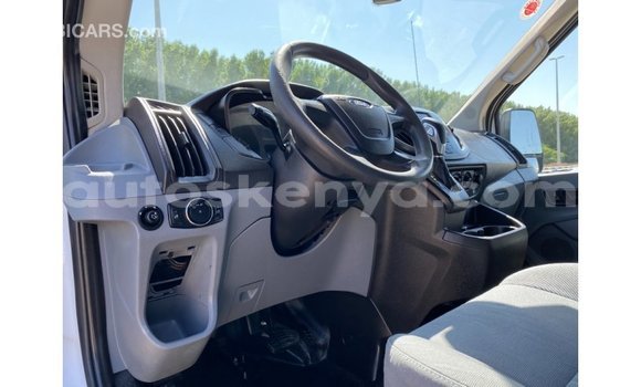 Imported Ford Club Wagon White Makiinaa iti Import - Dubai keessatti Central Kenya keessatti Imported Ford Club Wagon White Makiinaa iti Import - Dubai keessatti Central Kenya keessatti