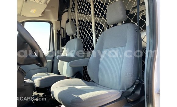 Imported Ford Club Wagon White Makiinaa iti Import - Dubai keessatti Central Kenya keessatti Imported Ford Club Wagon White Makiinaa iti Import - Dubai keessatti Central Kenya keessatti