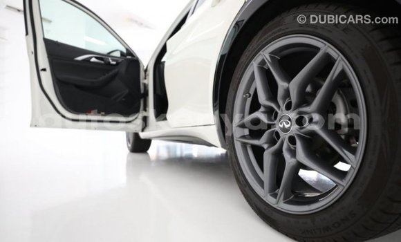 Imported Infiniti Q30 White Makiinaa iti Import - Dubai keessatti Central Kenya keessatti Imported Infiniti Q30 White Makiinaa iti Import - Dubai keessatti Central Kenya keessatti
