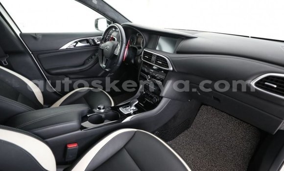 Imported Infiniti Q30 White Makiinaa iti Import - Dubai keessatti Central Kenya keessatti Imported Infiniti Q30 White Makiinaa iti Import - Dubai keessatti Central Kenya keessatti