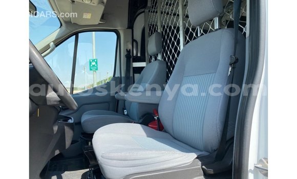 Imported Ford Club Wagon White Makiinaa iti Import - Dubai keessatti Central Kenya keessatti Imported Ford Club Wagon White Makiinaa iti Import - Dubai keessatti Central Kenya keessatti