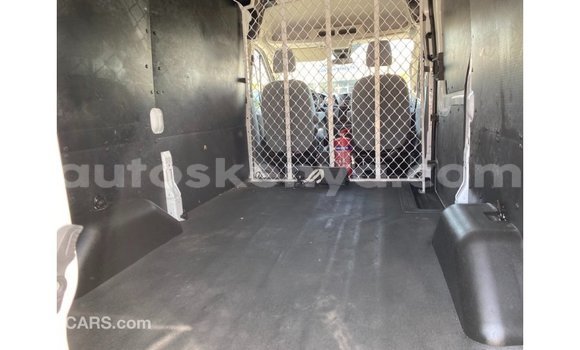 Imported Ford Club Wagon White Makiinaa iti Import - Dubai keessatti Central Kenya keessatti Imported Ford Club Wagon White Makiinaa iti Import - Dubai keessatti Central Kenya keessatti