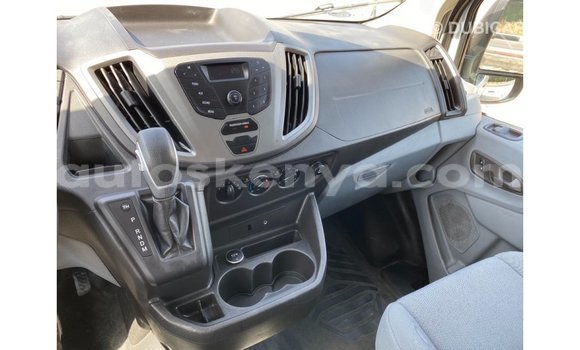 Imported Ford Club Wagon White Makiinaa iti Import - Dubai keessatti Central Kenya keessatti Imported Ford Club Wagon White Makiinaa iti Import - Dubai keessatti Central Kenya keessatti