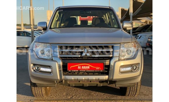 Nunua Imported Mitsubishi Pajero Nyingine Gari ndani ya Import - Dubai nchini Kati Kenya Nunua Imported Mitsubishi Pajero Nyingine Gari ndani ya Import - Dubai nchini Kati Kenya