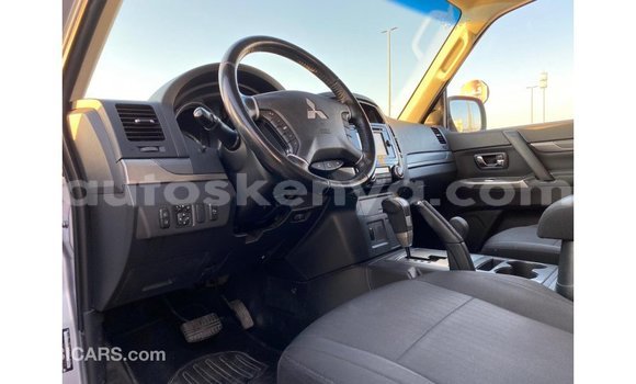 Nunua Imported Mitsubishi Pajero Nyingine Gari ndani ya Import - Dubai nchini Kati Kenya Nunua Imported Mitsubishi Pajero Nyingine Gari ndani ya Import - Dubai nchini Kati Kenya
