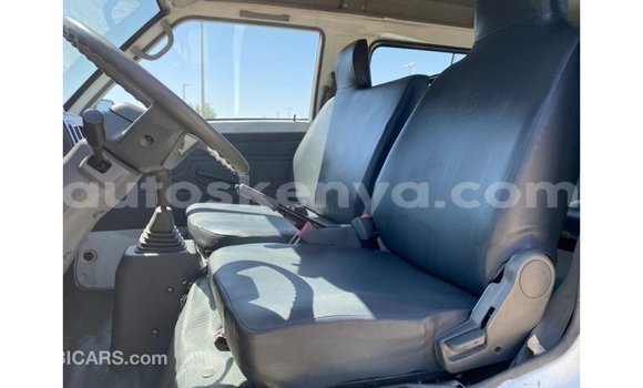 Buy Import Mitsubishi L300 White Car in Import - Dubai in Central Kenya Buy Import Mitsubishi L300 White Car in Import - Dubai in Central Kenya