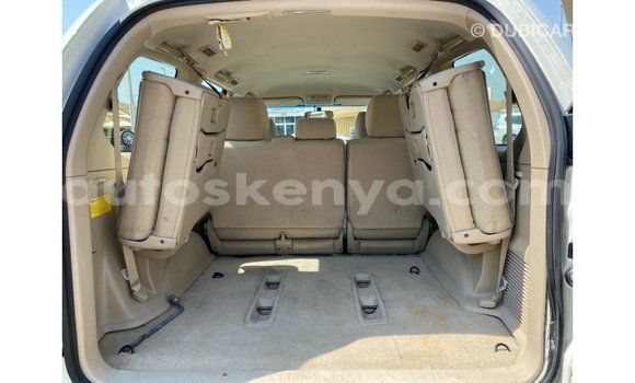 Imported Toyota Prado White Makiinaa iti Import - Dubai keessatti Central Kenya keessatti Imported Toyota Prado White Makiinaa iti Import - Dubai keessatti Central Kenya keessatti