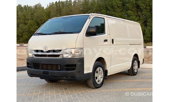 Imported Toyota Hiace White Makiinaa iti Import - Dubai keessatti Central Kenya keessatti Imported Toyota Hiace White Makiinaa iti Import - Dubai keessatti Central Kenya keessatti