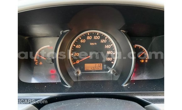 Imported Toyota Hiace White Makiinaa iti Import - Dubai keessatti Central Kenya keessatti Imported Toyota Hiace White Makiinaa iti Import - Dubai keessatti Central Kenya keessatti