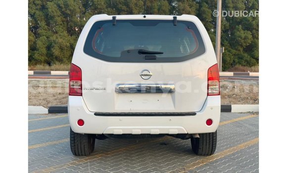 Imported Nissan Pathfinder White Makiinaa iti Import - Dubai keessatti Central Kenya keessatti Imported Nissan Pathfinder White Makiinaa iti Import - Dubai keessatti Central Kenya keessatti