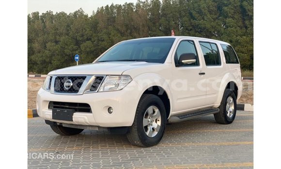 Imported Nissan Pathfinder White Makiinaa iti Import - Dubai keessatti Central Kenya keessatti Imported Nissan Pathfinder White Makiinaa iti Import - Dubai keessatti Central Kenya keessatti
