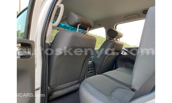 Imported Nissan Pathfinder White Makiinaa iti Import - Dubai keessatti Central Kenya keessatti Imported Nissan Pathfinder White Makiinaa iti Import - Dubai keessatti Central Kenya keessatti