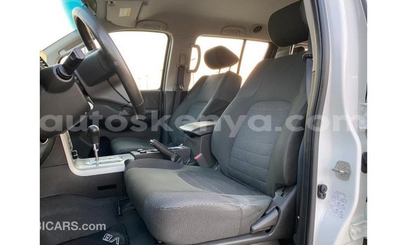 Imported Nissan Pathfinder White Makiinaa iti Import - Dubai keessatti Central Kenya keessatti Imported Nissan Pathfinder White Makiinaa iti Import - Dubai keessatti Central Kenya keessatti